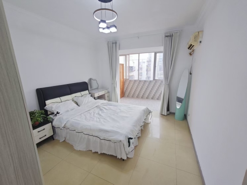 合租·花园新村 4居室 南卧