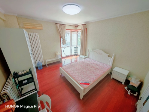 合租·新贵都一期 5居室 南卧