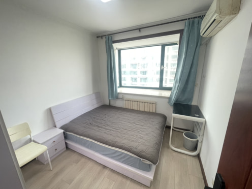 合租·新贵都三期 5居室 北卧