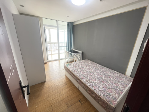 合租·颐中高山 5居室 南卧