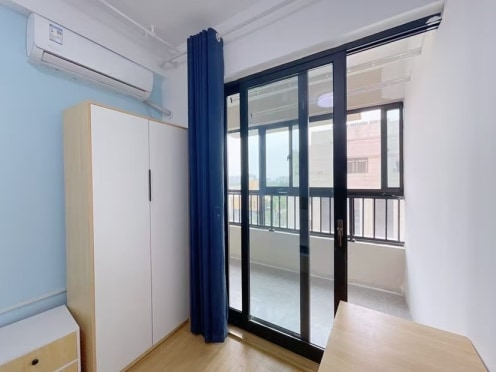 合租·北雁湖金茂湾 5居室 南卧