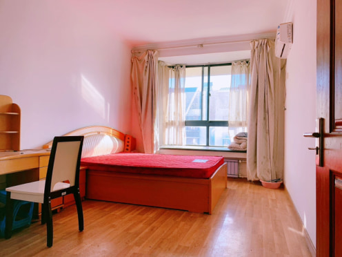 合租·上海花园 5居室 南卧