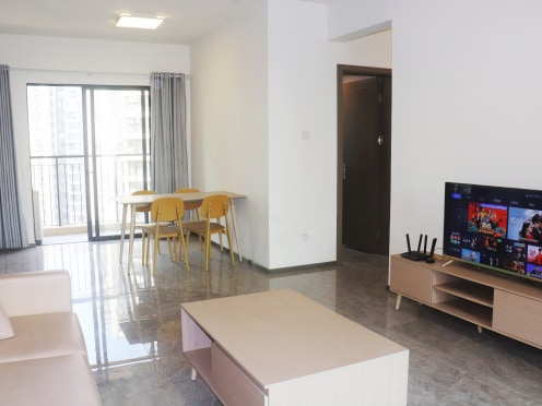 独栋·华庭公寓 峰景湾店 近江门第一幼儿园  可短租 押一付一 采光好 拎包入住  民用水电 地下停车 电梯房 免费网络 3室2厅