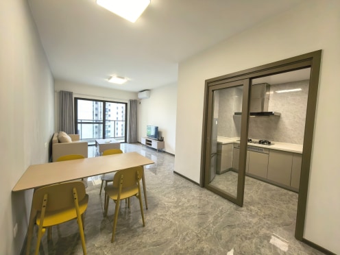 独栋·华庭公寓 峰景湾店 国企直租 无中介费 押一付一 拎包入住 电梯房 大型地下停车场 民用水电 3室2厅