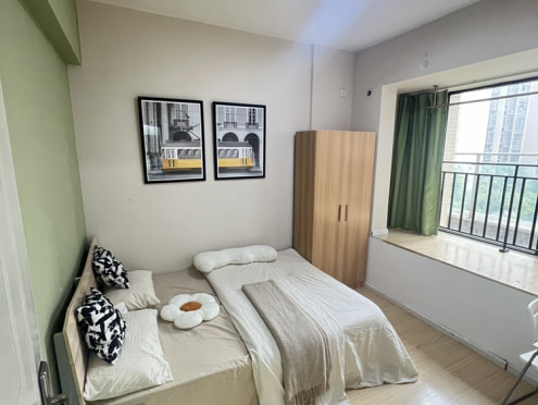 合租·北大资源颐和翡翠府 5居室 南卧