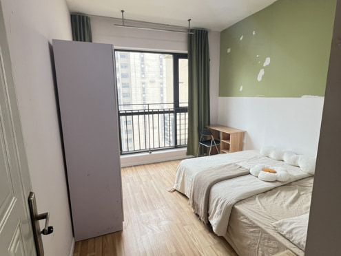 合租·北大资源颐和翡翠府 5居室 南卧