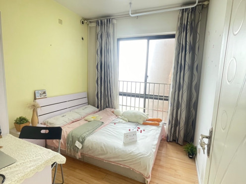 合租·中铁城锦南汇 4居室 南卧