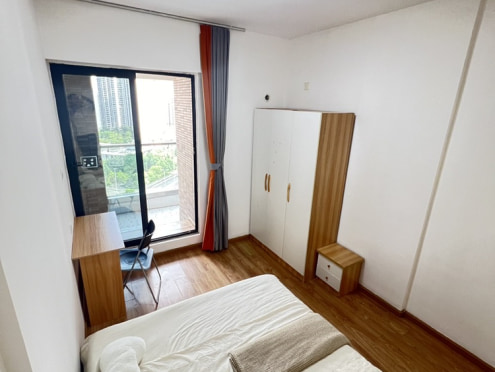 合租·中德英伦联邦C区 5居室 南卧