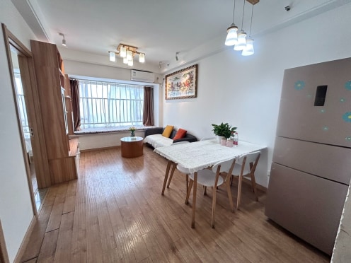 独栋·沃如公寓 保利锦江里店 0中介费 可月付月租 银泰城旁  精装房 民用水电气 2室1厅