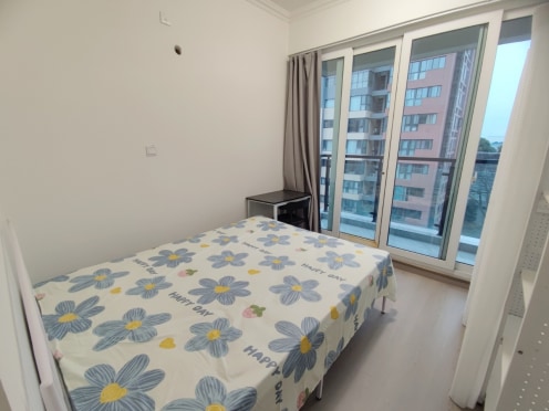 合租·嘉源红郡 4居室 南卧