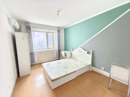 合租·26军宿舍 4居室 南卧