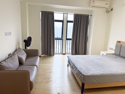 独栋·颐家公寓· 鑫月广场店 【陈江大道公寓直租！】鑫月广场单身公寓 民用水电 无中介费！ 开间