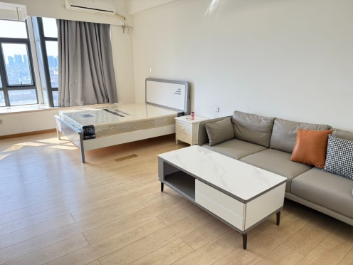 独栋·颐家公寓· 鑫月广场店 【陈江大道公寓直租！】鑫月广场单身公寓 民用水电 无中介费！ 开间