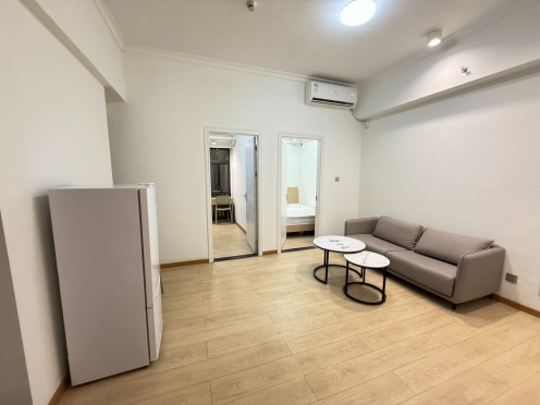 独栋·颐家公寓· 鑫月广场店 【无中介费】仲恺鑫月广场两房一厅 民用水电 采光好落地窗 2室1厅