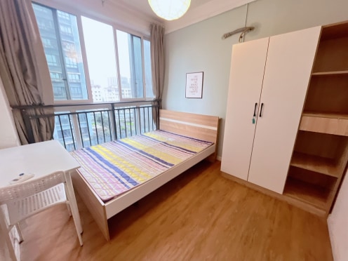 合租·广电华府 5居室 东南卧