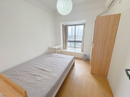 合租·光宇阳光地中海 4居室 南卧