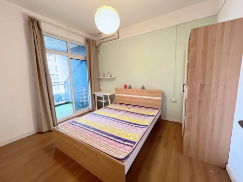 合租·广电华府 5居室 东南卧