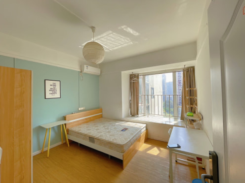 合租·融科海阔天空 4居室 南卧