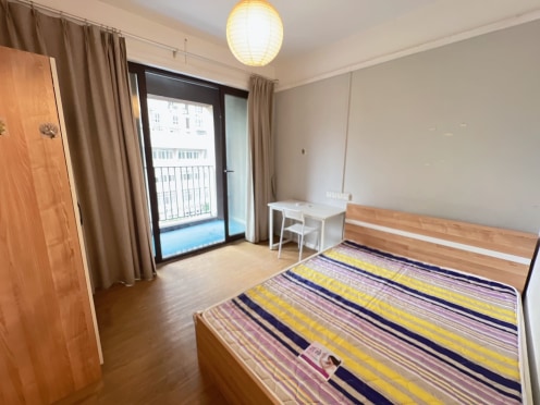 合租·融景城朗峰 4居室 东卧