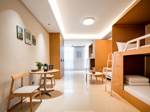 独栋·家蜓酒店公寓 徐州高铁站店 超精装四人间,干湿分离,包1000兆宽带,开黑无忧 1室1厅