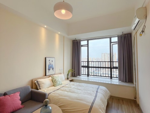 独栋·龙湖冠寓 成都解放路店 【仅月租】钜惠短租-整租地铁口！市中心6号线！整租精装无中介！适合找工作！短租享折扣！ 1室1厅