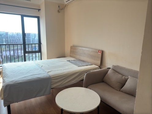 独栋·龙湖冠寓 成都武侯新城店 【可短租，无中介】近地铁武青南路 落地窗套一直租 可线上看房拎包住 开间