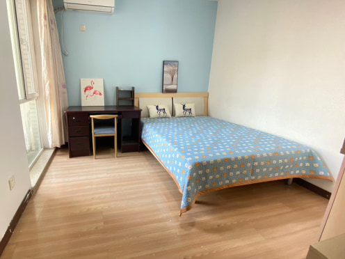 合租·新龙城 4居室 北卧