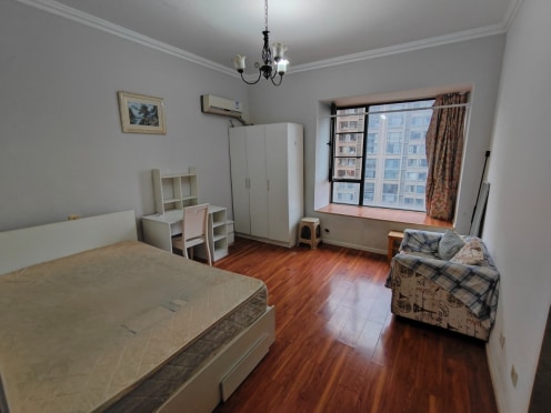 合租·天府世家 5居室 南卧