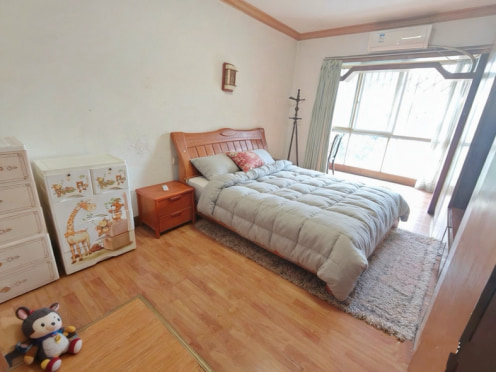 合租·海棠名居 5居室 南卧