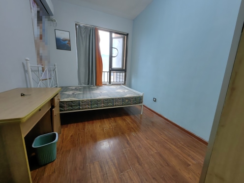 合租·龙湖北城天街二期 5居室 东南卧