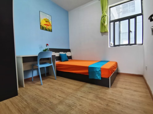 合租·未名城A8地块 5居室 南卧