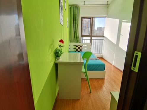 合租·滇池名门 5居室 南卧