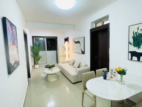 独栋·家哆堡公寓 万兴街店 特价2100！！万象城 万年场套三 可短租月付 无中介 3室1厅