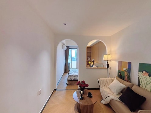 独栋·朵拉国际社区 云舒公寓桥头四店 法式浪漫复古一房一厅 1室1厅