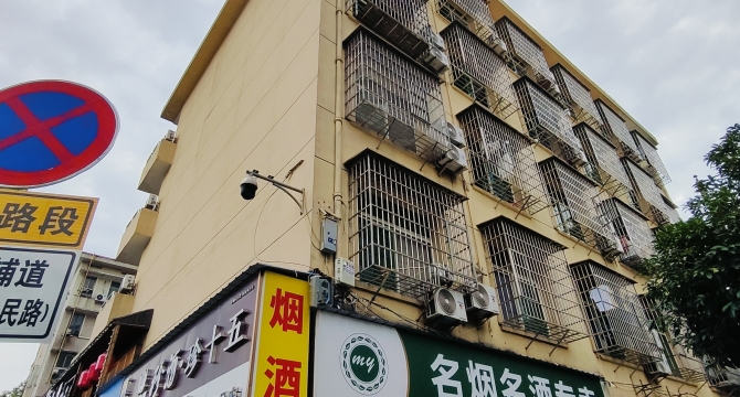 锦泰广场地铁店
