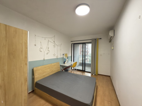 合租·中德英伦联邦A区 5居室 南卧