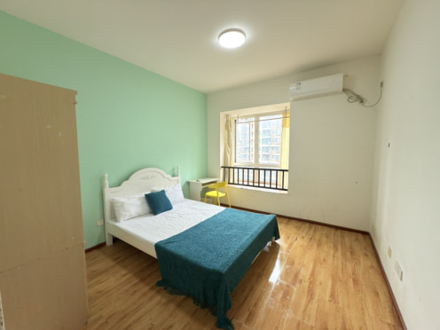 合租·黄金时代(高新区) 3居室 南卧