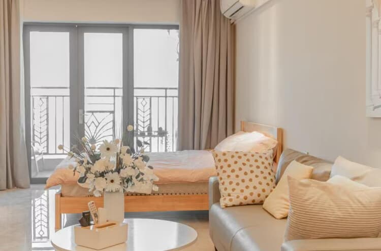 近珠海通港澳，阳台大单间、光线充足、拎包入住