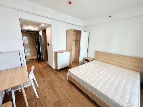 独栋·华庭 创业大厦 无中介费直租 近金湾商都大单间 民用水电 家电齐全 公寓门口就是公交站交通便利 开间