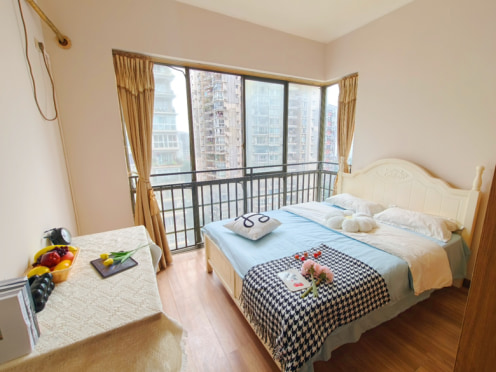 合租·鼎泰公寓 4居室 南卧