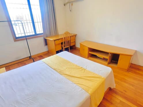 合租·东港新村 3居室 南卧