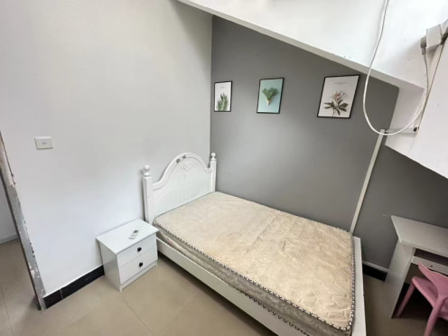 合租·群星苑村 5居室 南卧