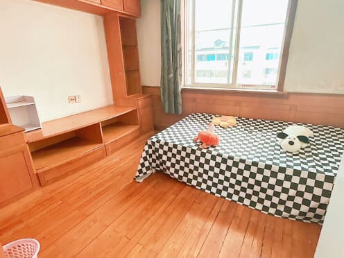 合租·东港新村 3居室 北卧