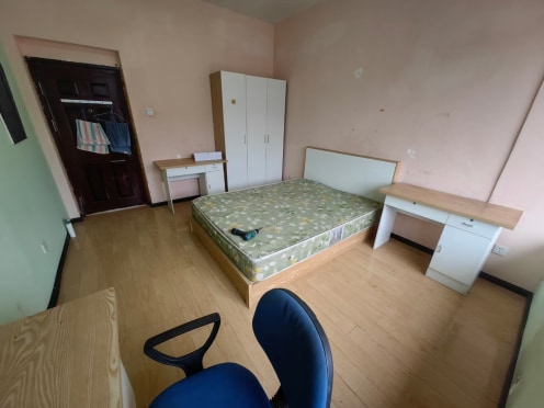 合租·保利花园二期 5居室 东卧