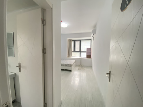 合租·龙湖狮山天街生活广场三期 5居室 南卧