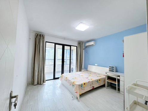 合租·龙湖狮山天街生活广场三期 5居室 南卧
