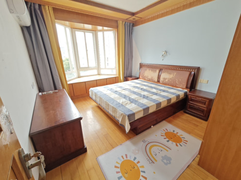 合租·世纪花园（高新） 5居室 南卧