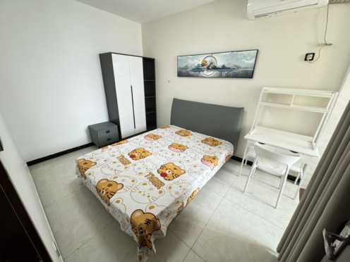 合租·众美凤凰绿都一期 4居室 南卧