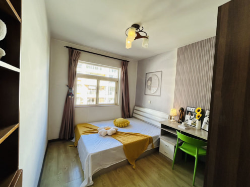 合租·银海森林 5居室 北卧