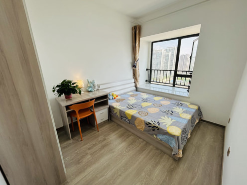 合租·世茂璀璨世家 5居室 南卧